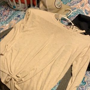 Buckle shirt.